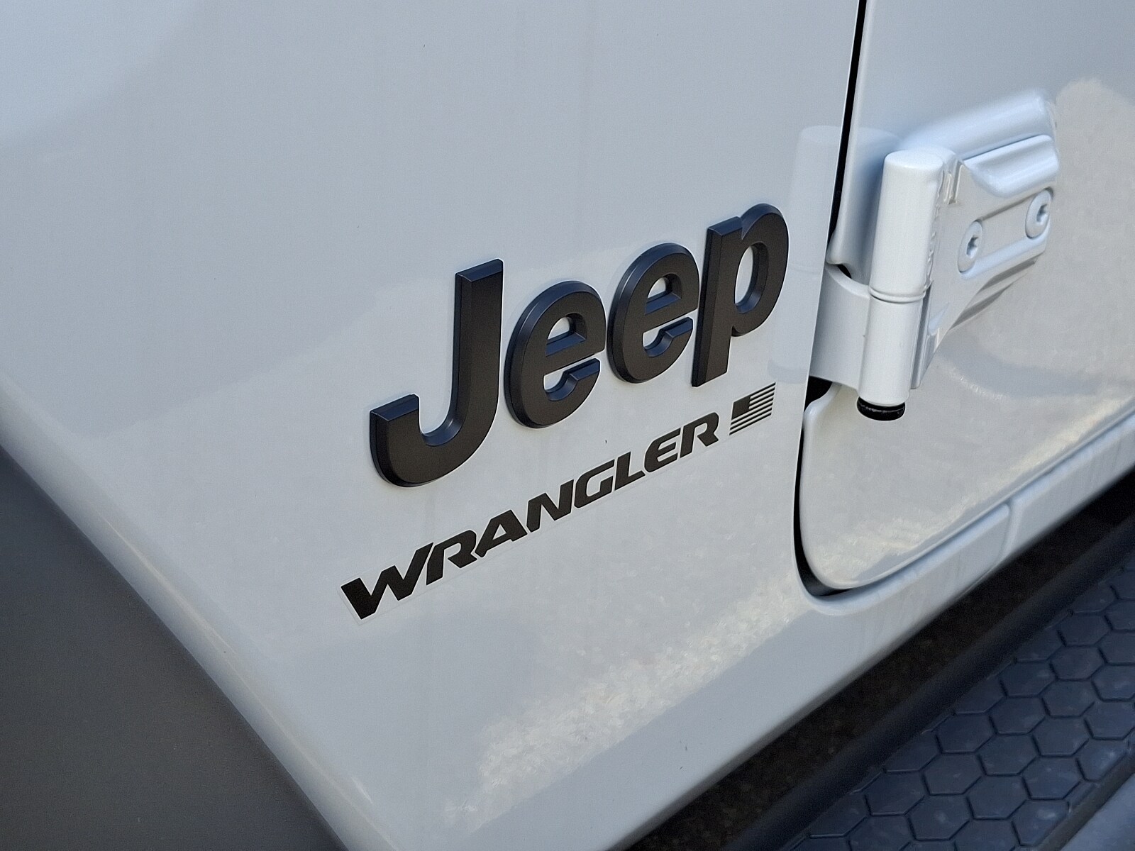 2025 Jeep Wrangler Sport photo 4