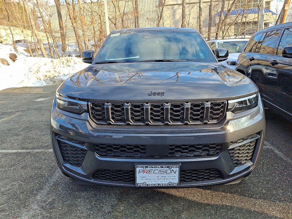New 2026 Jeep Grand Cherokee Altitude 4x4 Sport Utility
