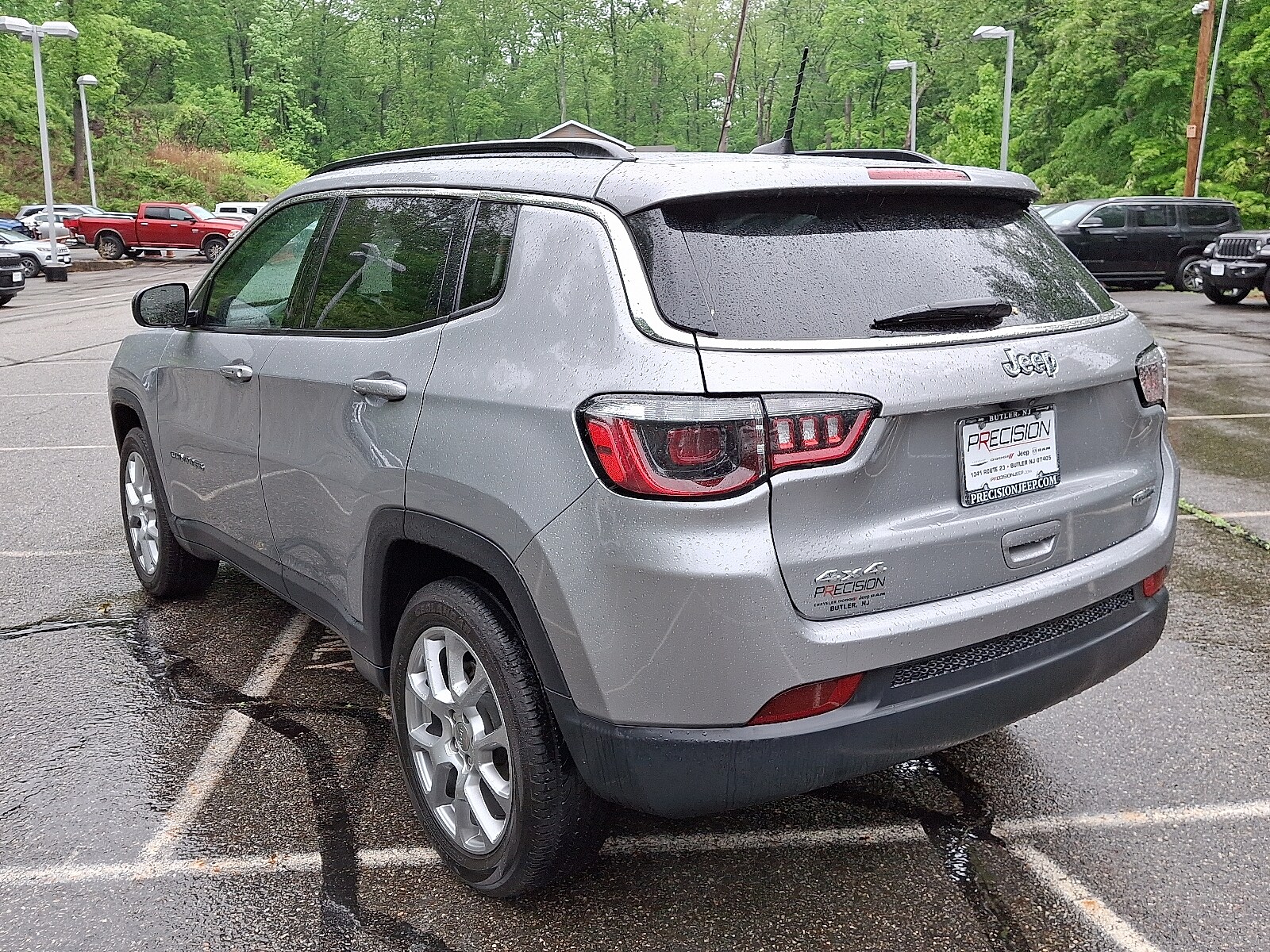 2022 Jeep Compass Latitude Lux photo 4