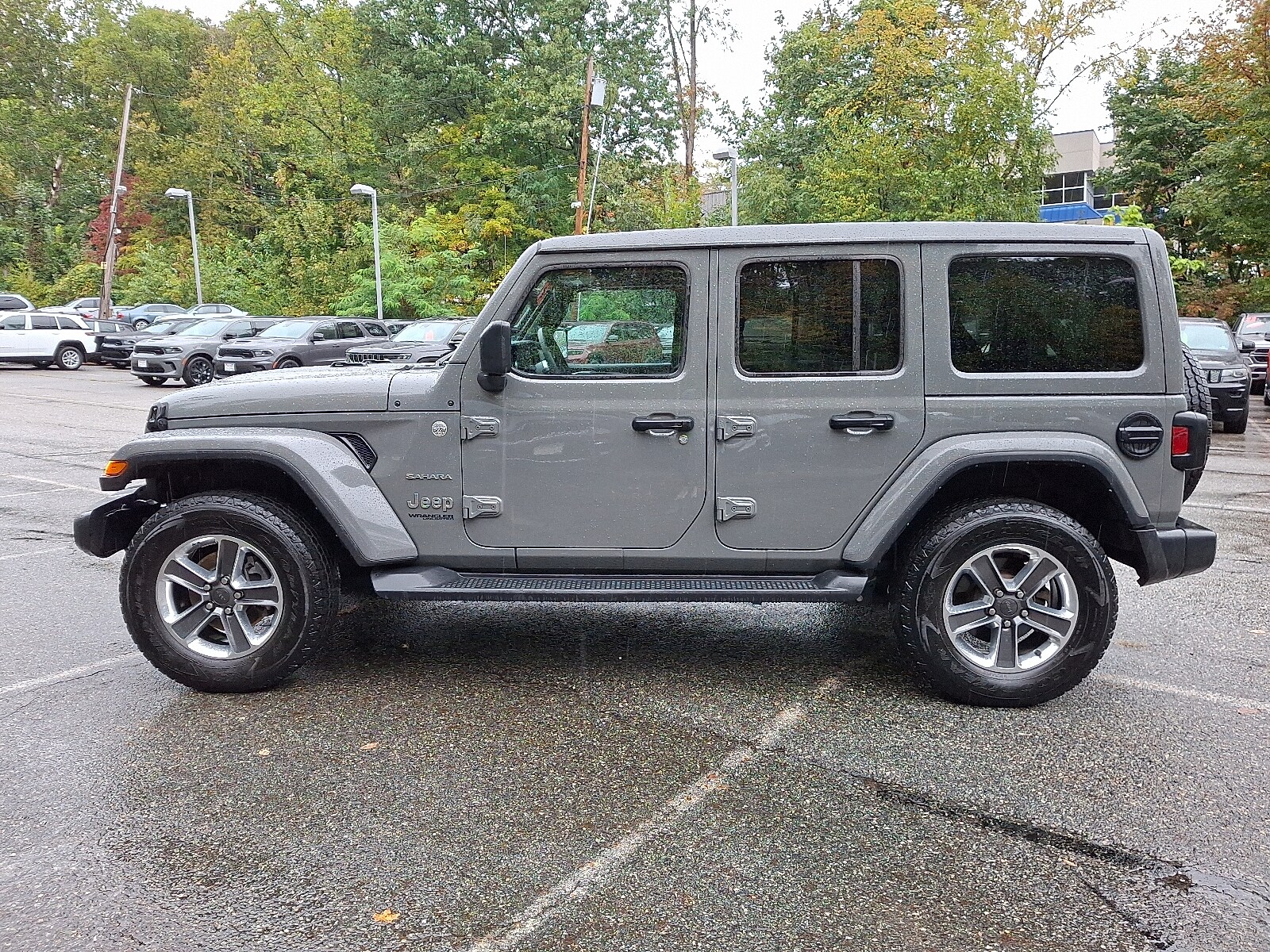 2022 Jeep Wrangler Unlimited Sahara Sport photo 4