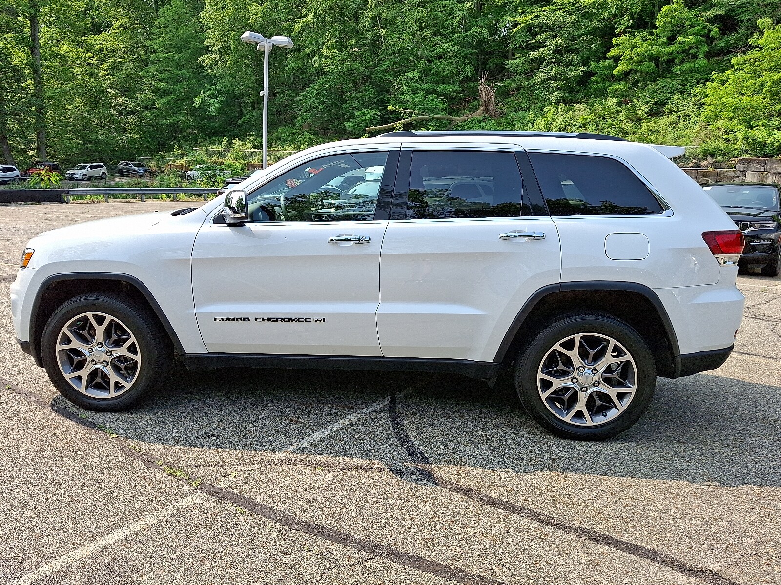 2022 Jeep Grand Cherokee Limited photo 4