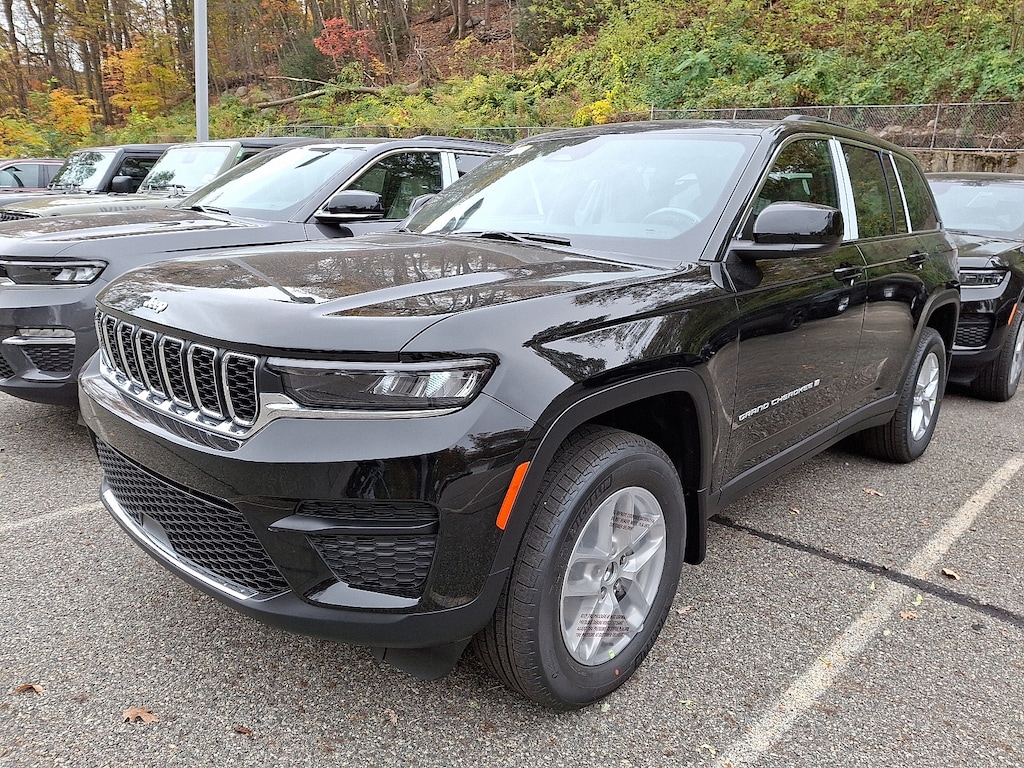 New 2025 Jeep Grand Cherokee Laredo X 4x4 Sport Utility
