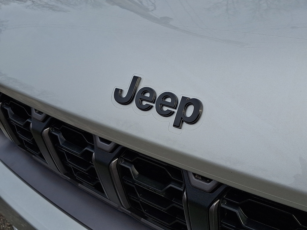 New 2026 Jeep Grand Cherokee Altitude 4x4 Sport Utility
