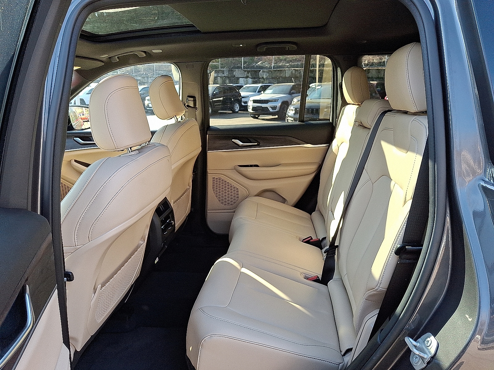 2023 Jeep Grand Cherokee Limited - Photo 11