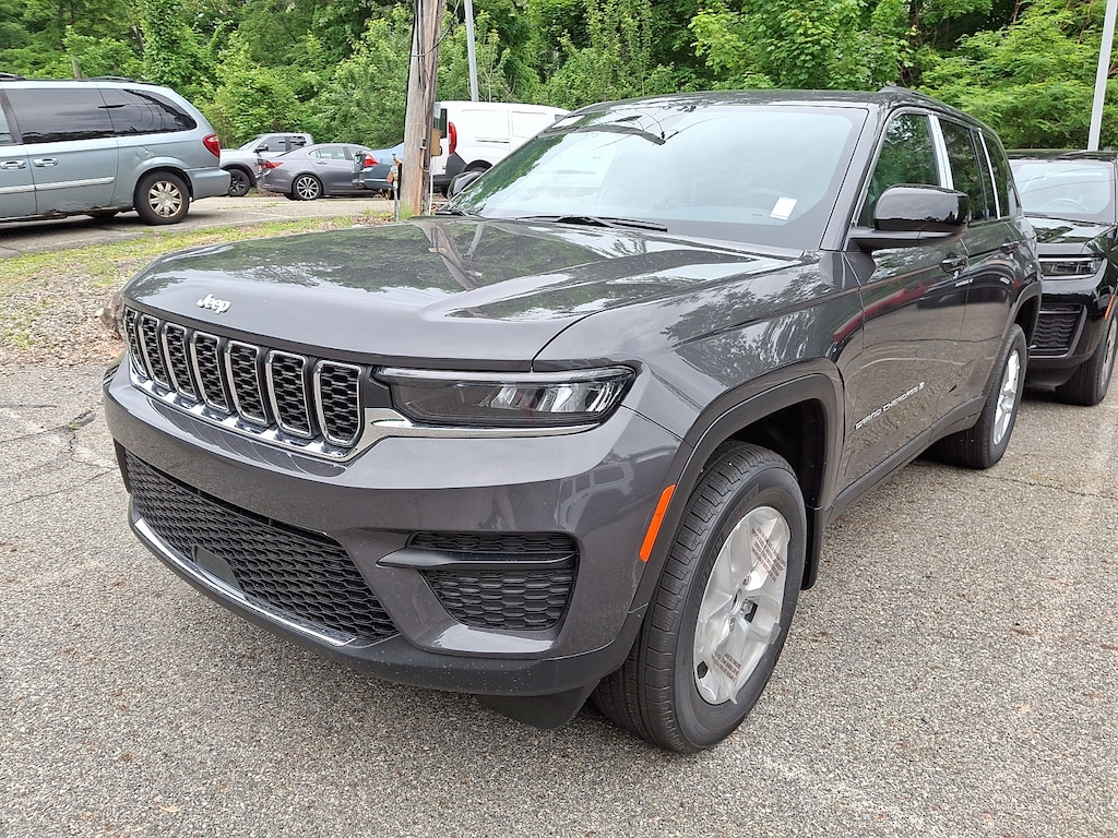 New 2026 Jeep Grand Cherokee Altitude 4x4 Sport Utility
