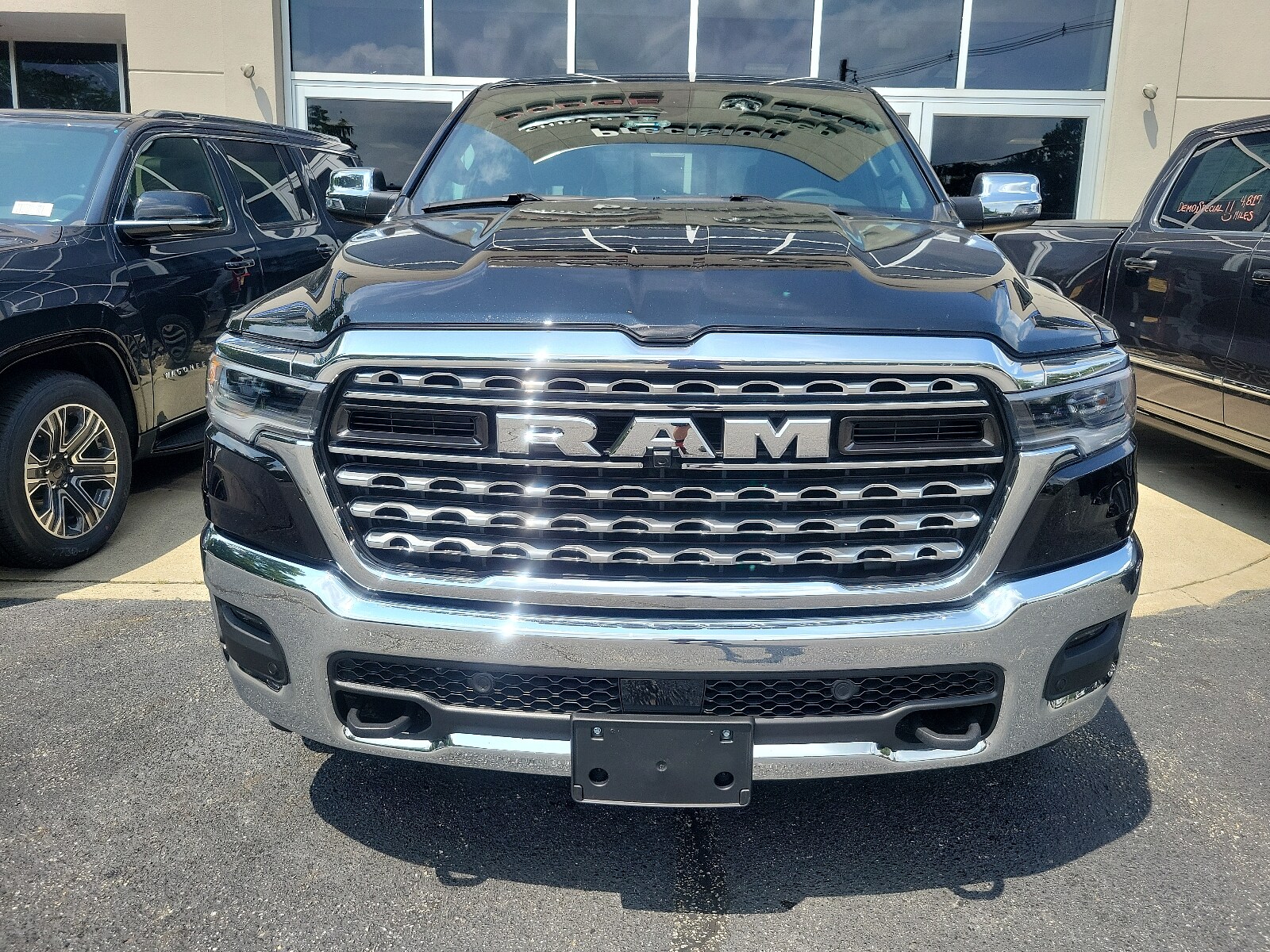2025 Ram 1500 Limited photo 2