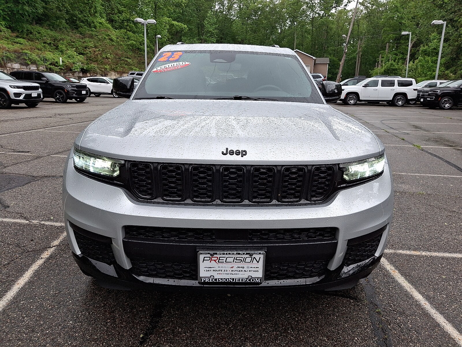 2023 Jeep Grand Cherokee Altitude photo 2