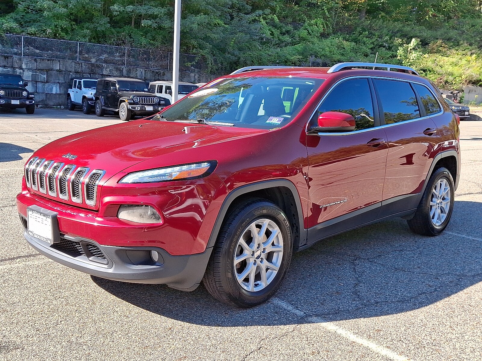 2017 Jeep Cherokee Latitude photo 2