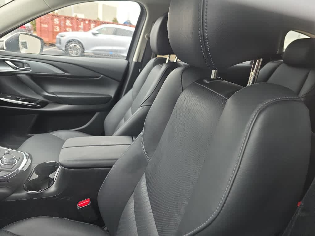 2023 Mazda CX-9 Touring photo 3