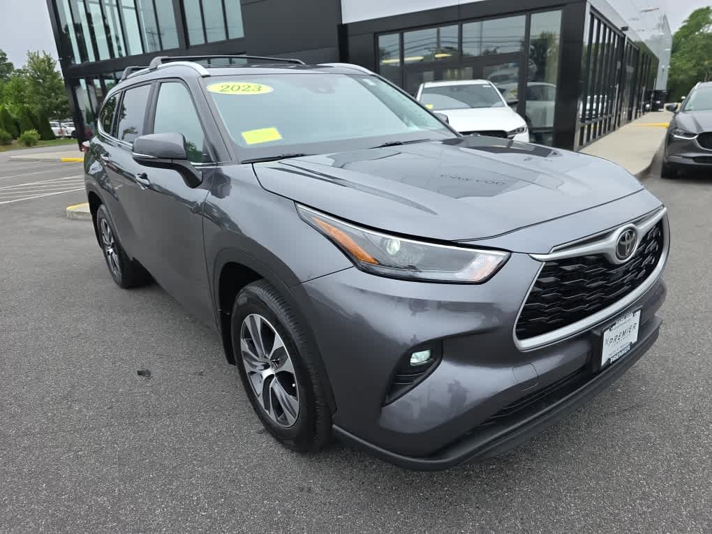 2023 Toyota Highlander XLE photo 4