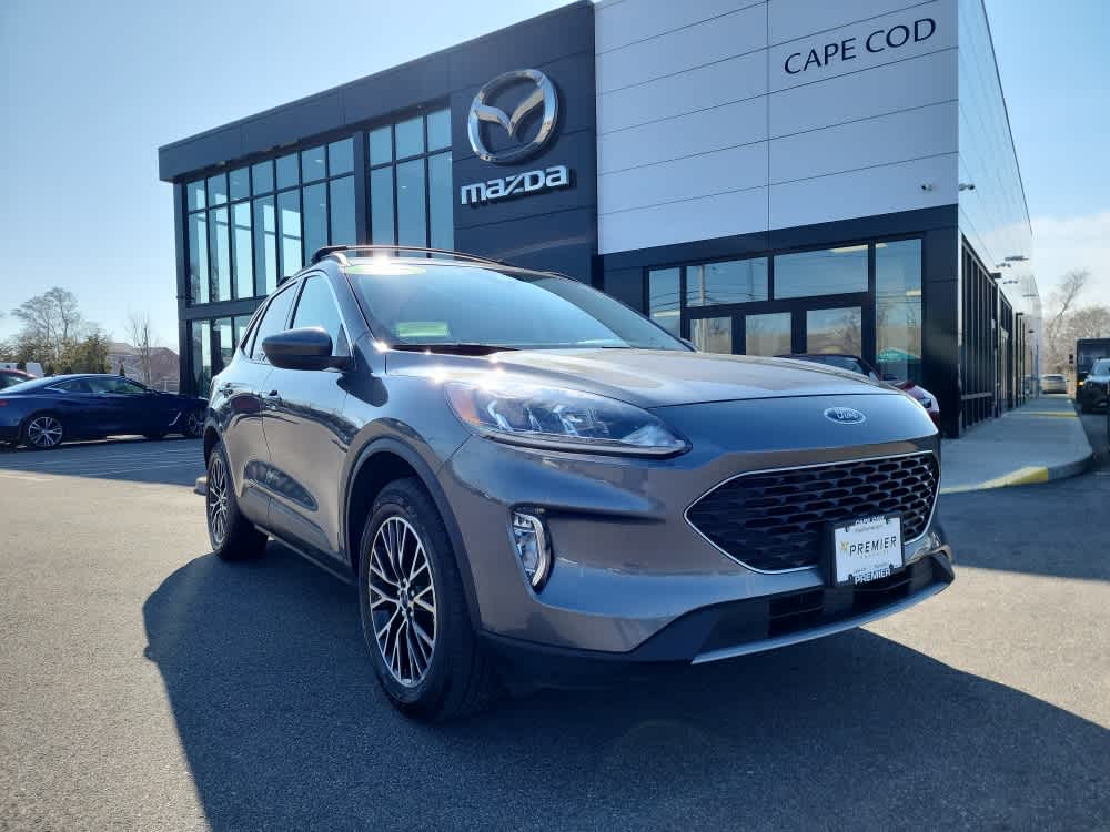 2022 Ford Escape SEL photo 2