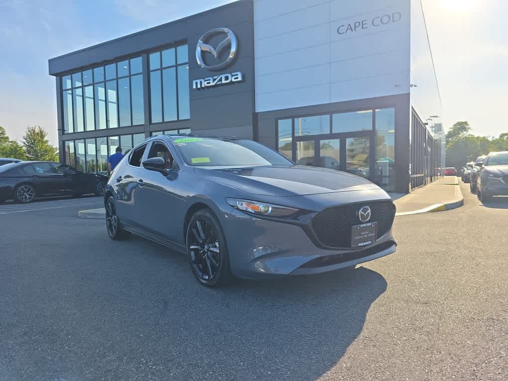 2023 Mazda Mazda3 Hatchback 2.5 s Carbon photo 2