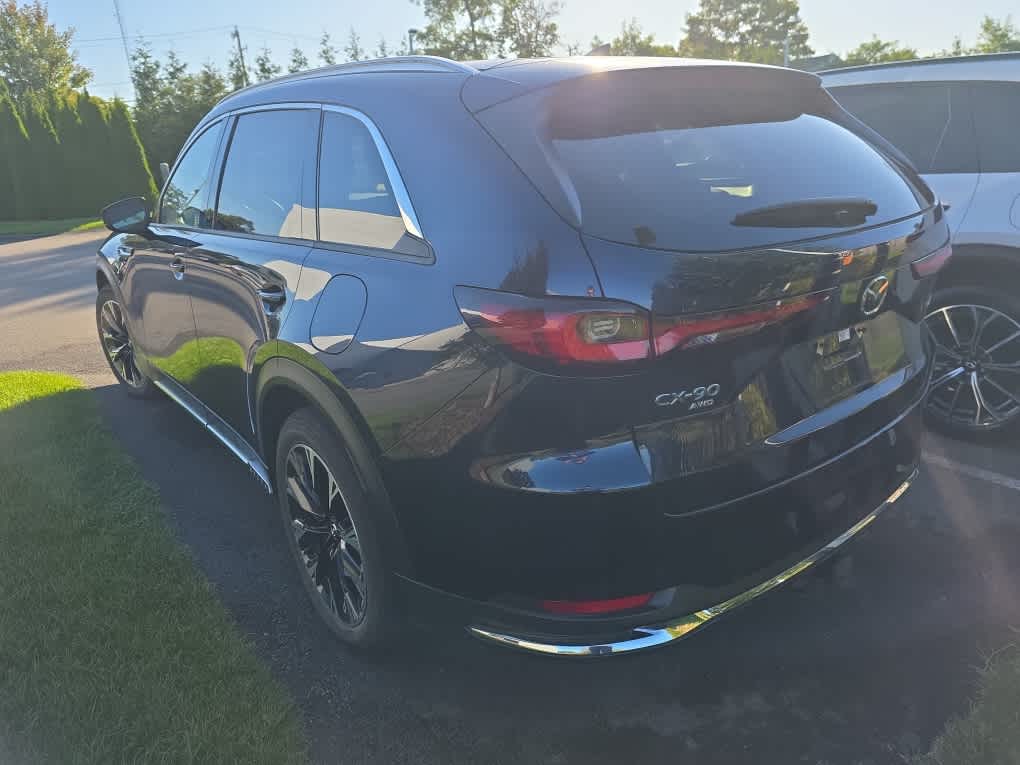 2024 Mazda CX-90 Plug-in Hybrid Premium Plus photo 2
