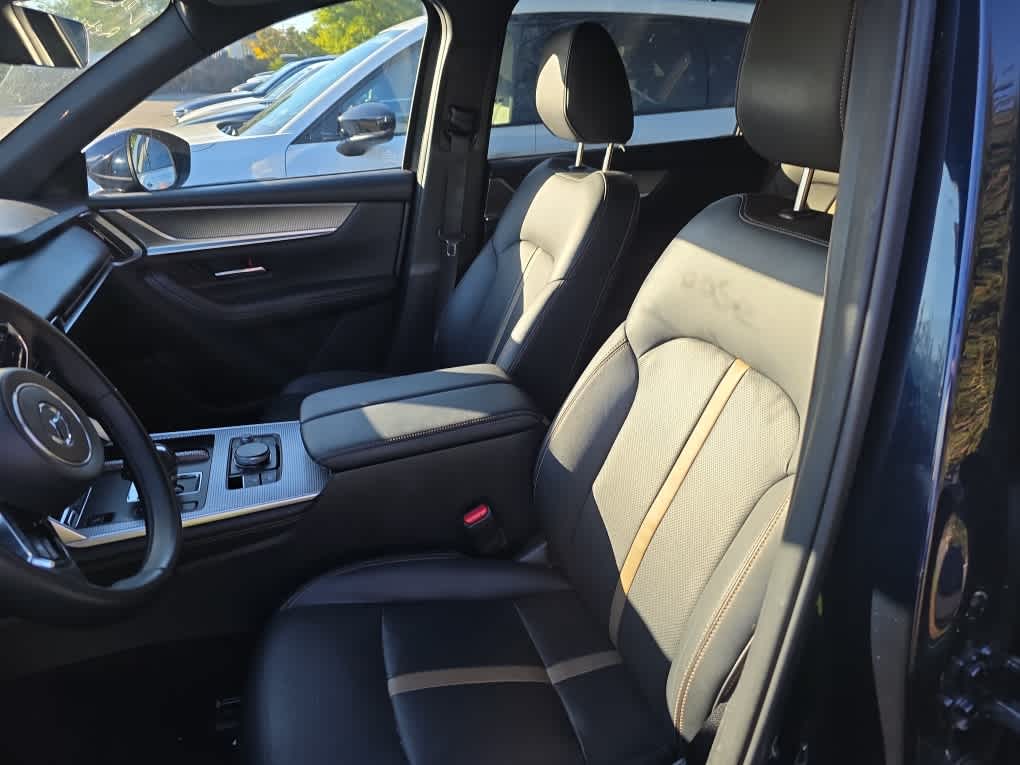 2024 Mazda CX-90 Plug-in Hybrid Premium Plus photo 3
