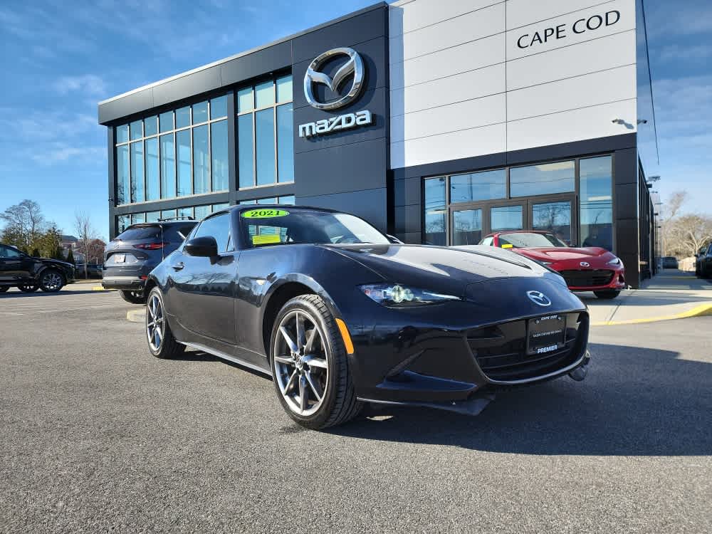 2021 Mazda MX-5 Miata Miata RF Grand Touring photo 2