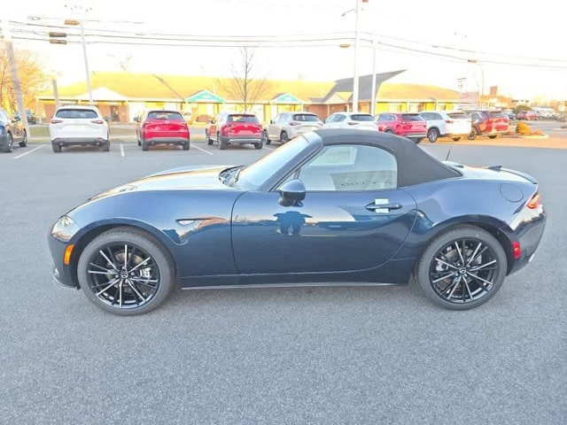 2025 Mazda MX-5 Miata Grand Touring - Photo 9