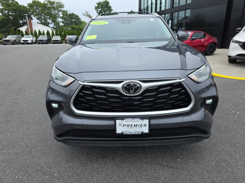 2023 Toyota Highlander XLE photo 3