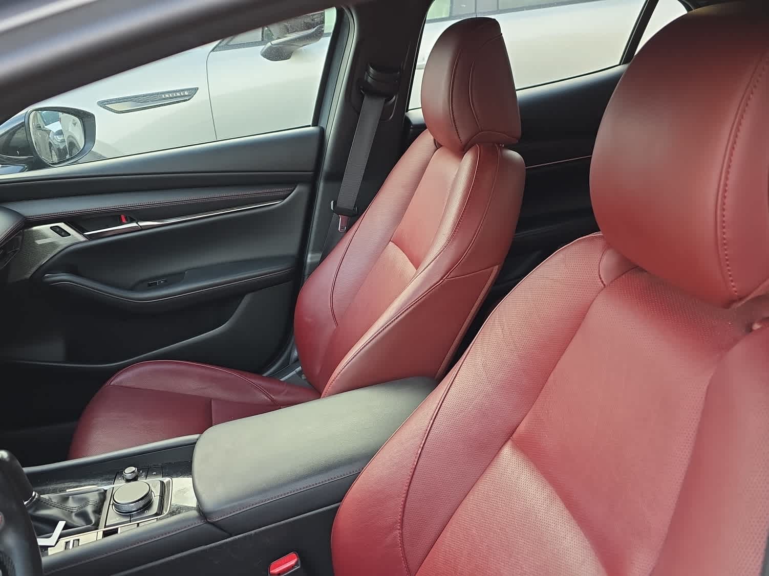 2023 Mazda Mazda3 Hatchback 2.5 s Carbon photo 3