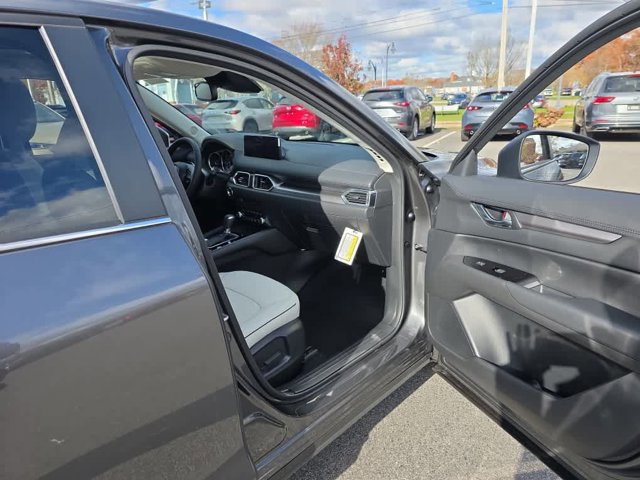 2025 Mazda CX-5 S Preferred package - Photo 20