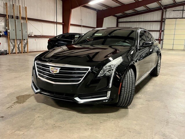 2017 Cadillac CT6 Luxury photo 2