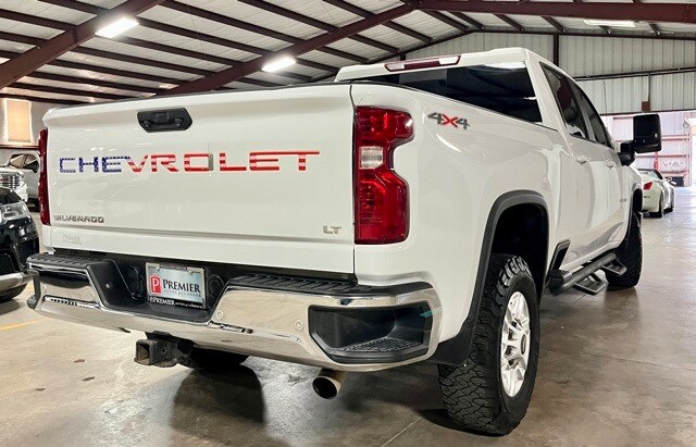 2023 Chevrolet Silverado 2500HD LT photo 2