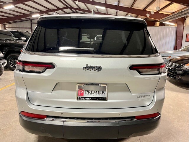 2023 Jeep Grand Cherokee Laredo photo 2