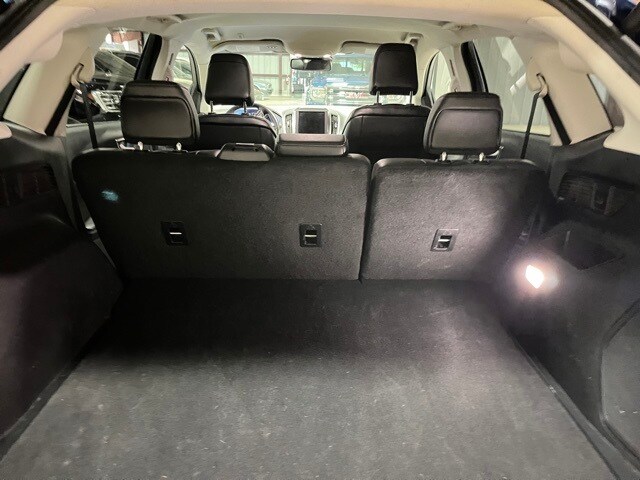 2022 Ford Edge Titanium photo 3