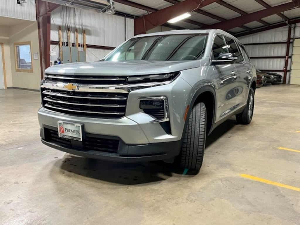 Used 2024 Chevrolet Traverse LT SUV