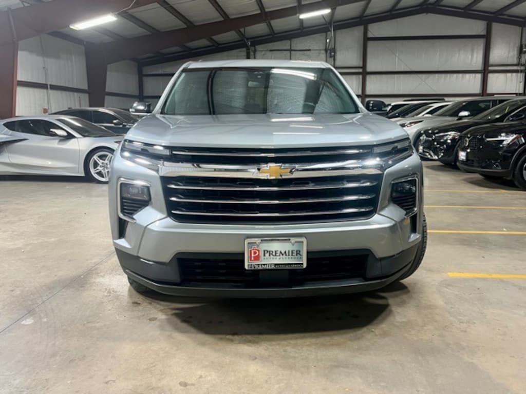 Used 2024 Chevrolet Traverse LT SUV
