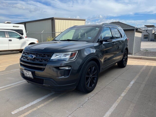 2019 Ford Explorer XLT photo 2