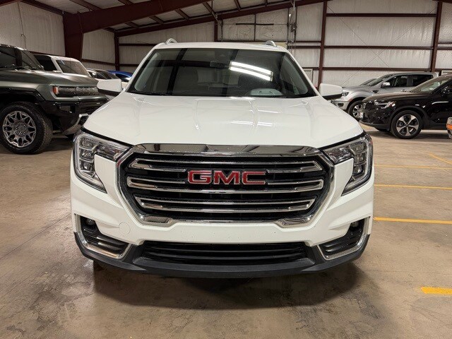 2024 Gmc Terrain SLT photo 2