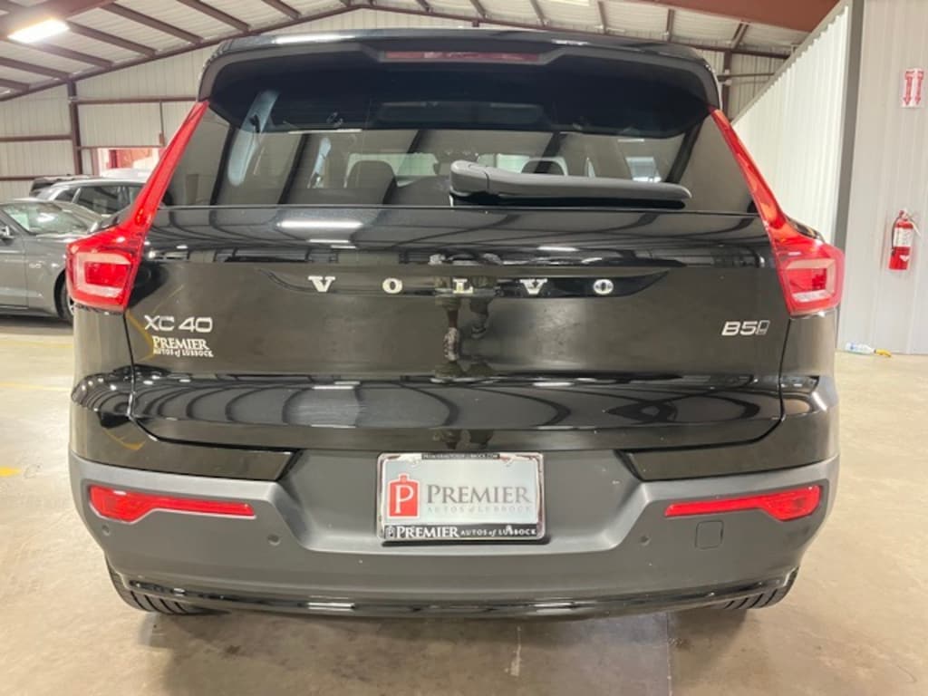 Used 2025 Volvo XC40 B5 Plus Dark Theme SUV