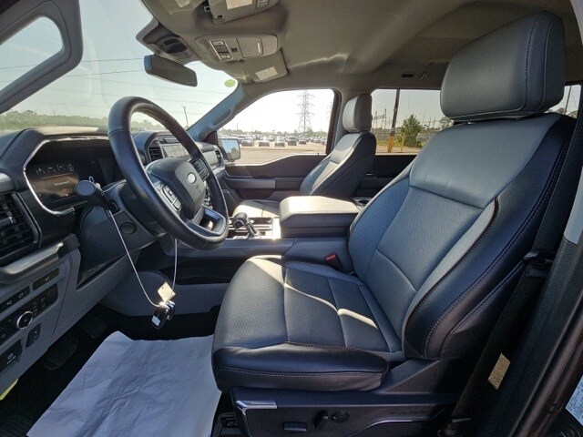 2024 Ford F-150 Lariat photo 2