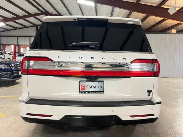 2019 Lincoln Navigator Black Label photo 3