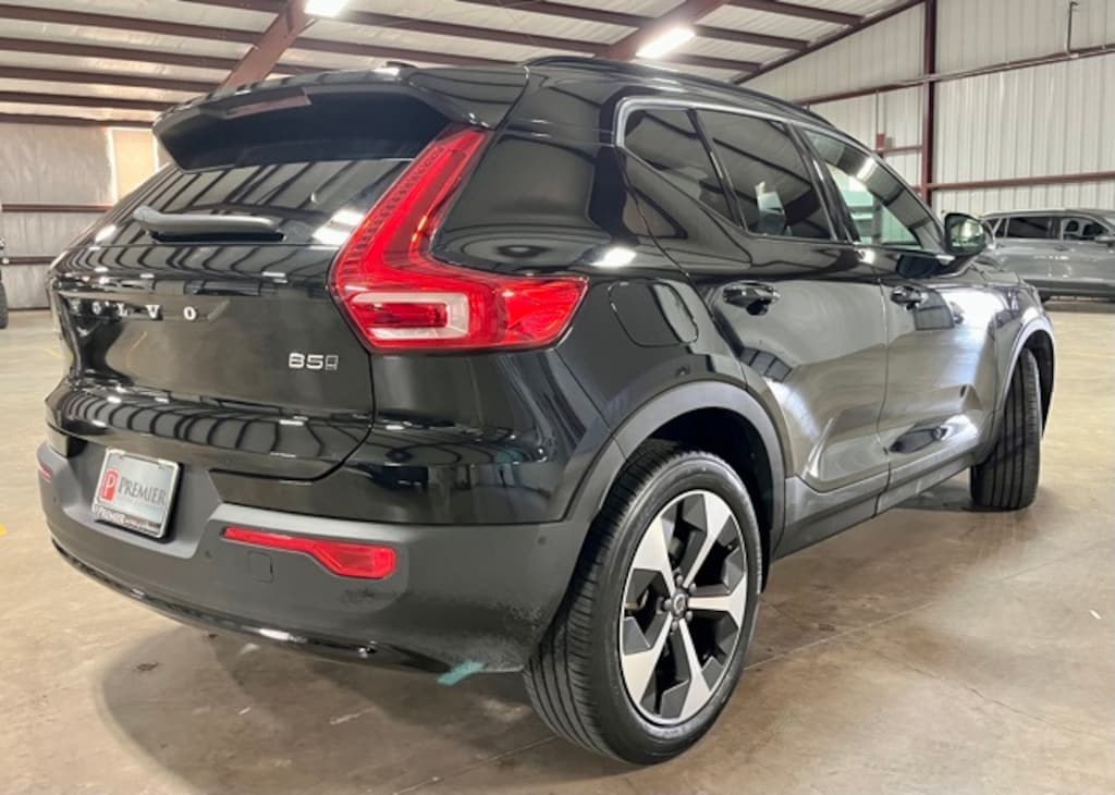 Used 2025 Volvo XC40 B5 Plus Dark Theme SUV