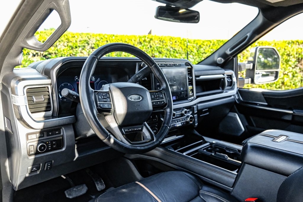 Used 2024 Ford F-250SD Platinum Truck