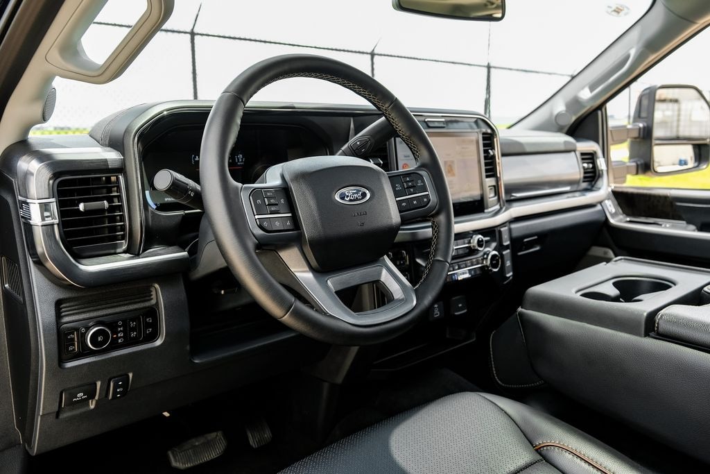 Used 2025 Ford F-350SD Lariat Truck