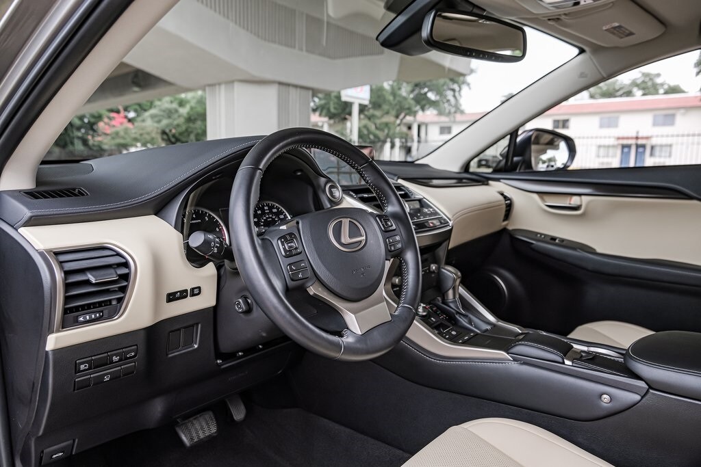 2020 Lexus NX 300 Premium photo 2