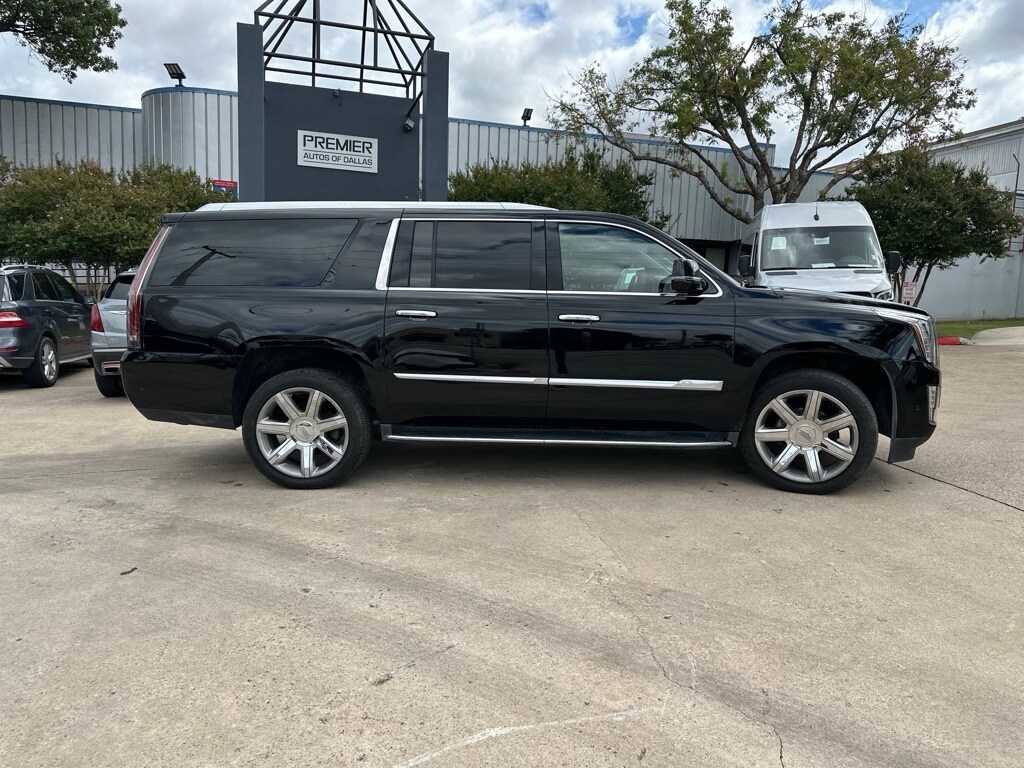 2018 Cadillac Escalade ESV Luxury photo 3