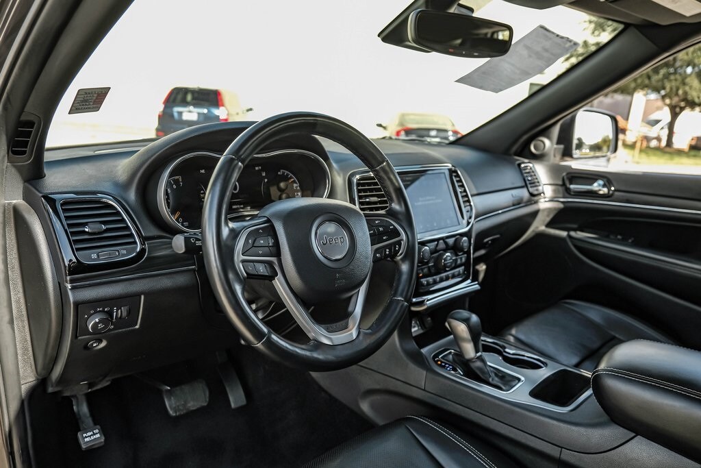 2021 Jeep Grand Cherokee Anniversary Edition photo 2