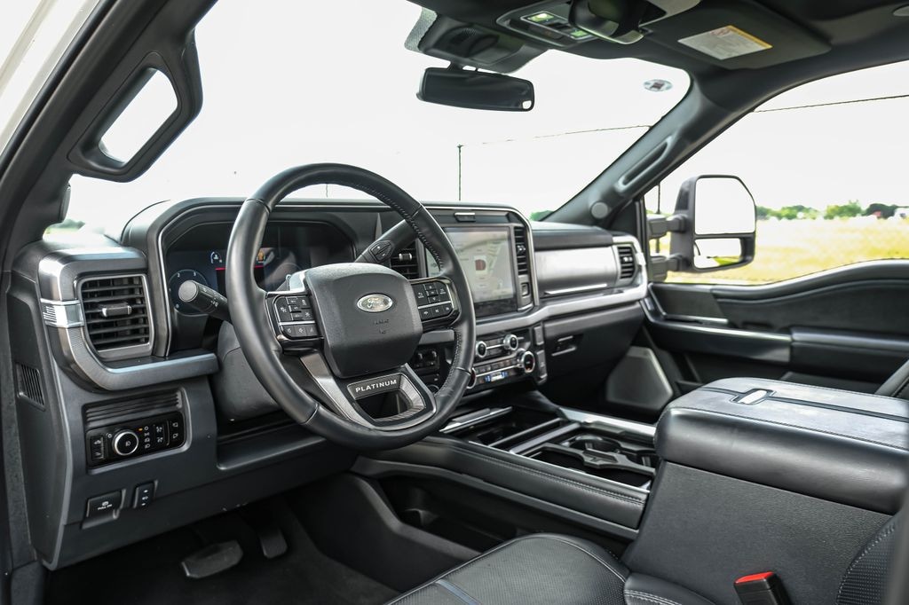 Used 2025 Ford F-250SD Platinum Truck