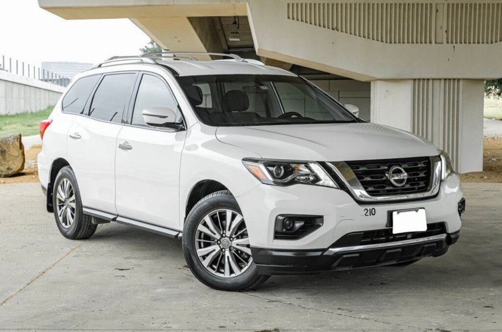 2018 Nissan Pathfinder S photo 3