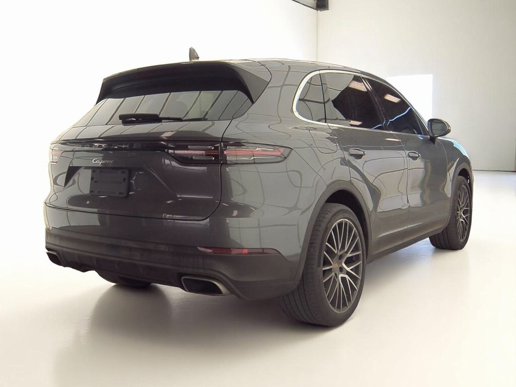 2020 Porsche Cayenne Base photo 3