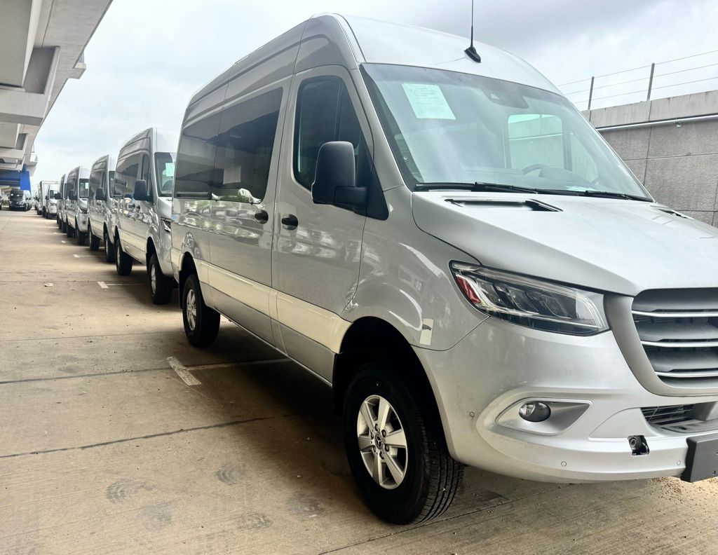 2022 Mercedes-Benz Sprinter 2500 144 WB 4x4's photo