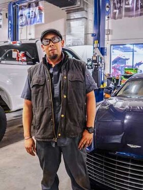 Staff member Rene from ID_85cf7c0f281c