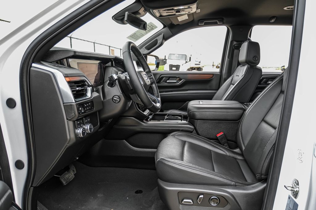 Used 2025 GMC Yukon Denali SUV