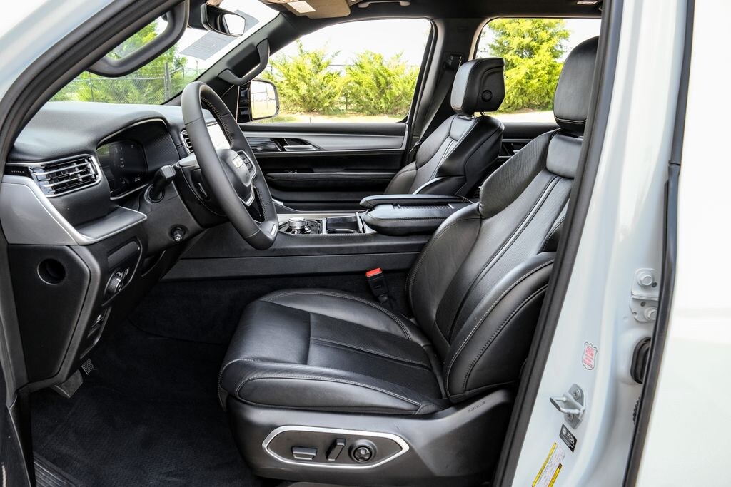 Used 2025 Jeep Wagoneer Series II SUV