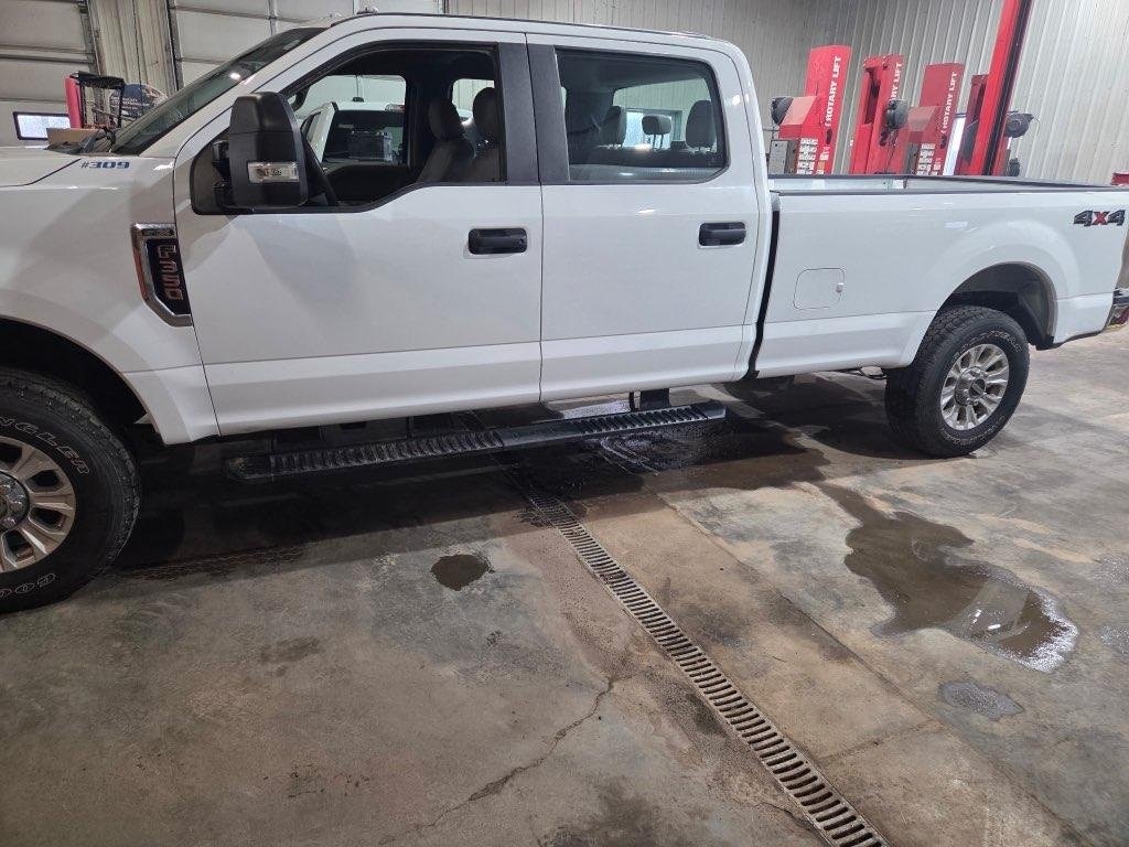 2022 Ford F-350 Super Duty XL's photo