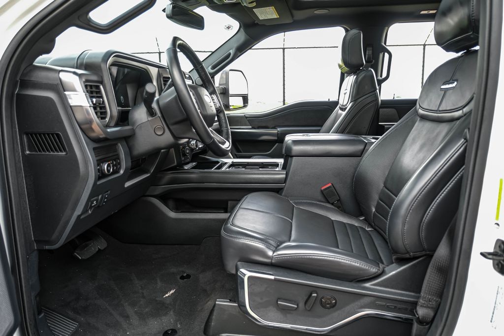 Used 2025 Ford F-250SD Platinum Truck