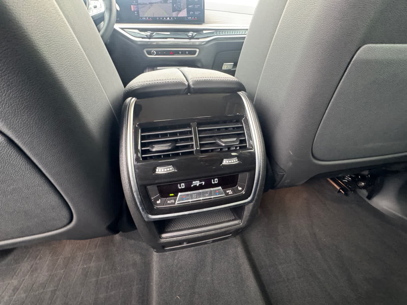 2026 BMW X7 40i - Photo 16